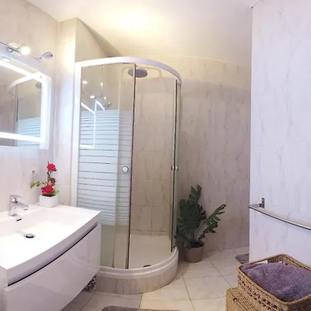 Beau 2 Pieces Proche Centre דירה קאן